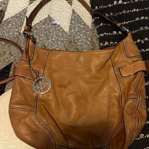 Purse medium in size